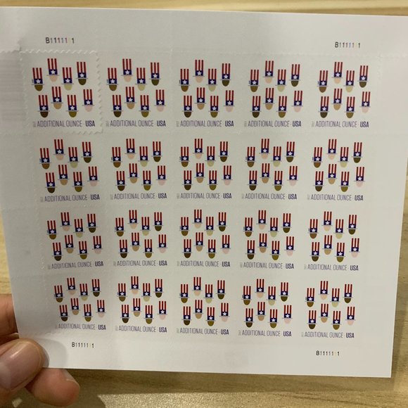 USPS 500pcs Badge StampsPermanent StampsFirst Class American Stamp Mailing Colle - Picture 1 of 3